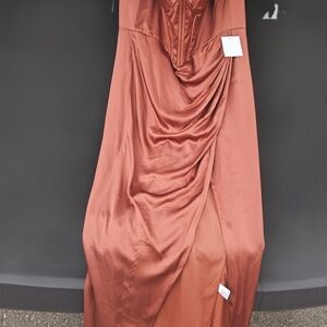 Chic Strapless Rust Dress